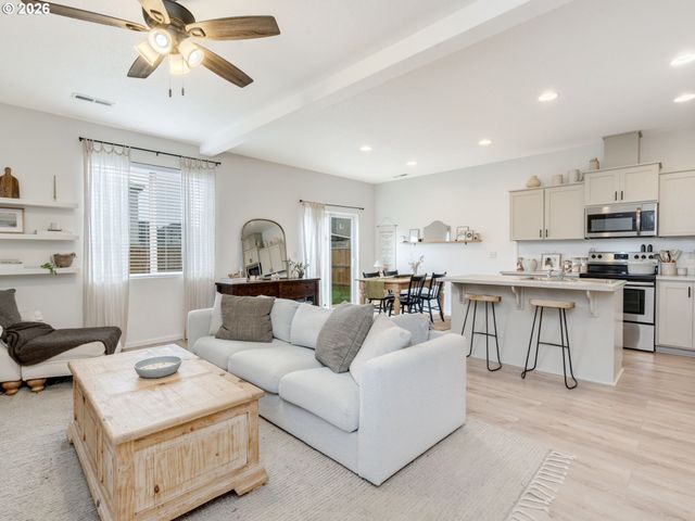 5010 GEMINI Ave Ne, Salem, OR 97305