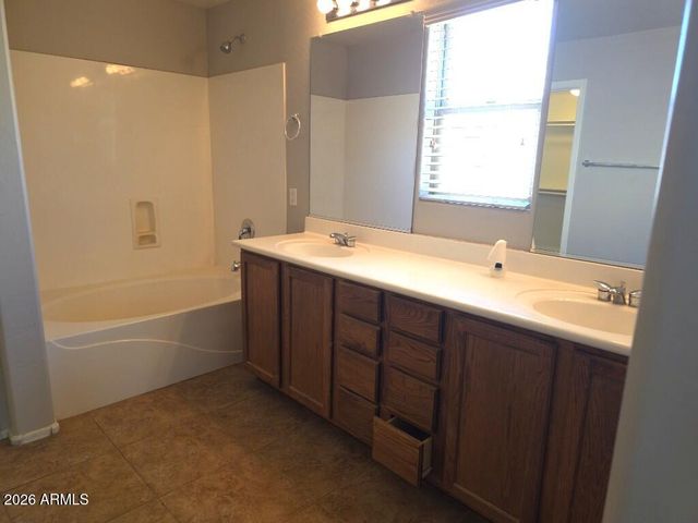 2547 E BART Street, Gilbert, AZ 85295