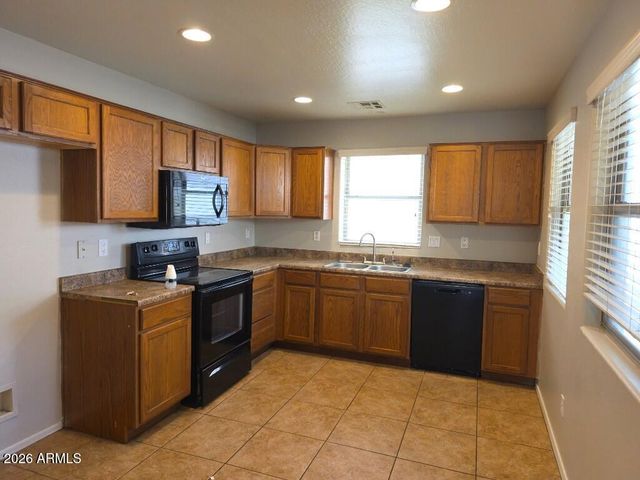 2547 E BART Street, Gilbert, AZ 85295