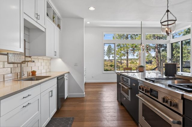 61422 Meeks Trail, Bend, OR 97702