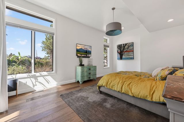 61422 Meeks Trail, Bend, OR 97702