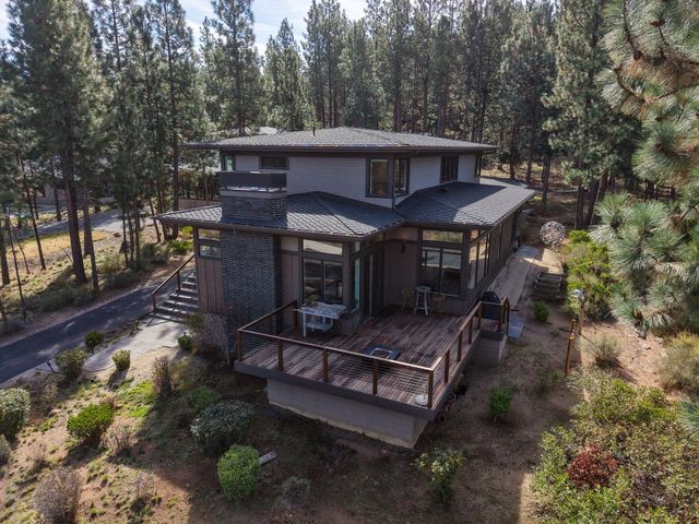 61422 Meeks Trail, Bend, OR 97702