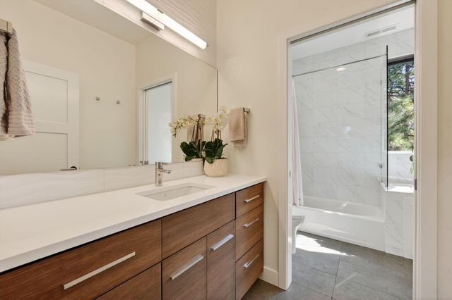 61422 Meeks Trail, Bend, OR 97702