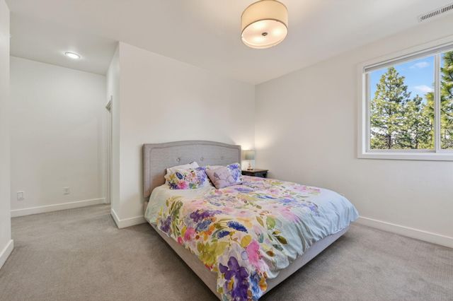 61422 Meeks Trail, Bend, OR 97702