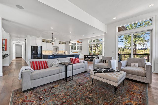 61422 Meeks Trail, Bend, OR 97702