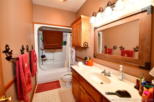 2634 E 508 Road, Salina, OK 74365