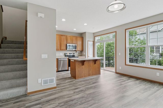 1508 Savanna Drive, Shakopee, MN 55379
