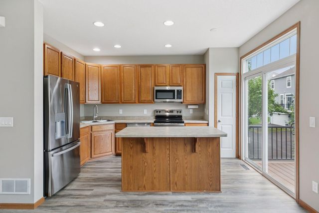 1508 Savanna Drive, Shakopee, MN 55379