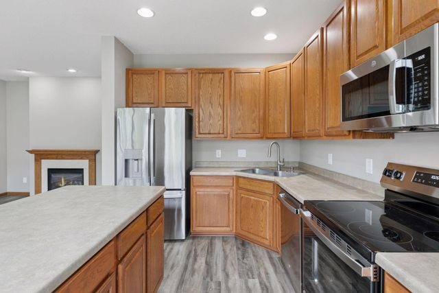 1508 Savanna Drive, Shakopee, MN 55379