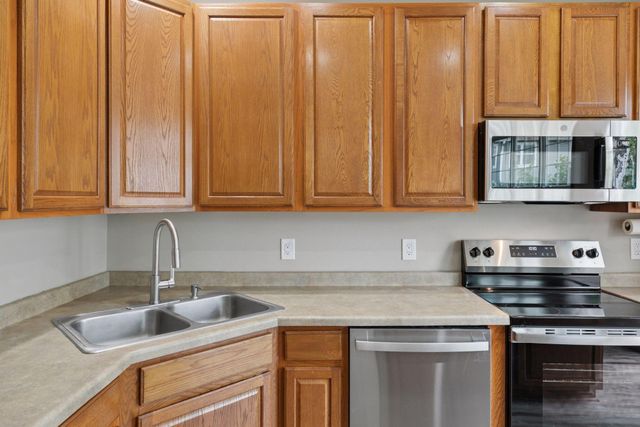 1508 Savanna Drive, Shakopee, MN 55379