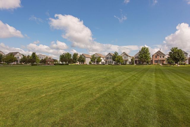 1508 Savanna Drive, Shakopee, MN 55379