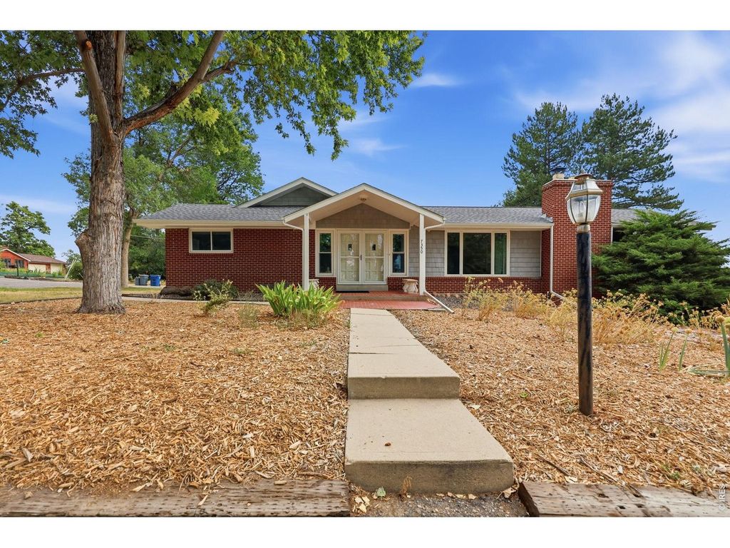 7350 Flower St, Arvada, CO 80005