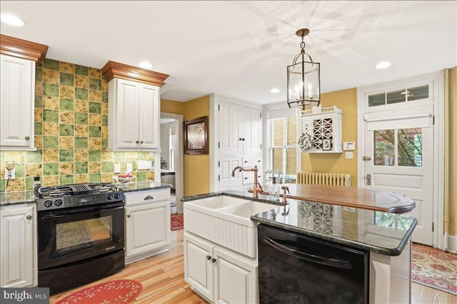627 PHILADELPHIA AVE, Chambersburg, PA 17201