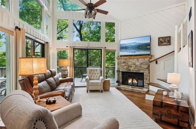 288 Tea Berry Lane, Jasper, GA 30143