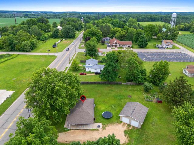 210 N GRAND AVENUE, Embarrass, WI 54933
