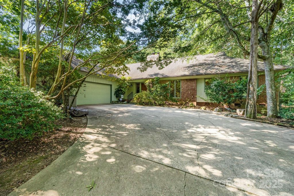 5217 Hillingdon Road, Charlotte, NC 28226
