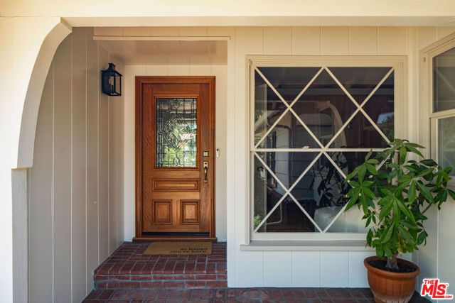 13024 Magnolia Boulevard, Los Angeles, CA 91423