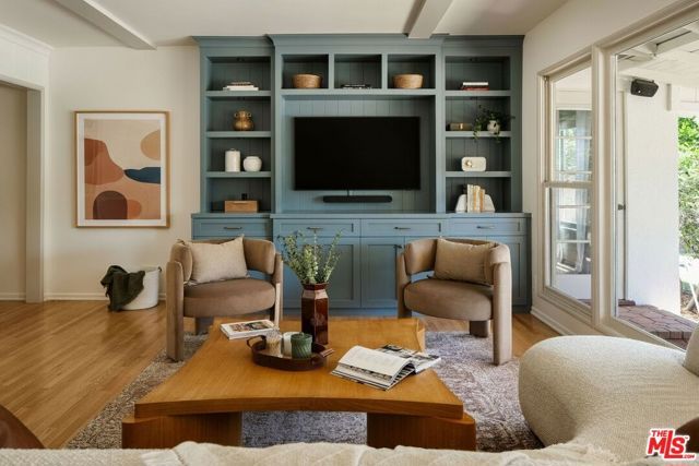 13024 Magnolia Boulevard, Los Angeles, CA 91423