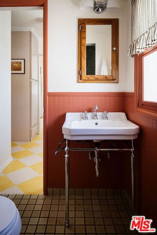 13024 Magnolia Boulevard, Los Angeles, CA 91423