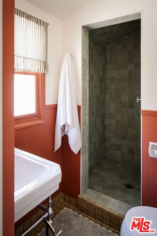 13024 Magnolia Boulevard, Los Angeles, CA 91423