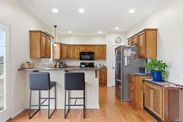 2124 N Jamestown Street, Ozark, MO 65721