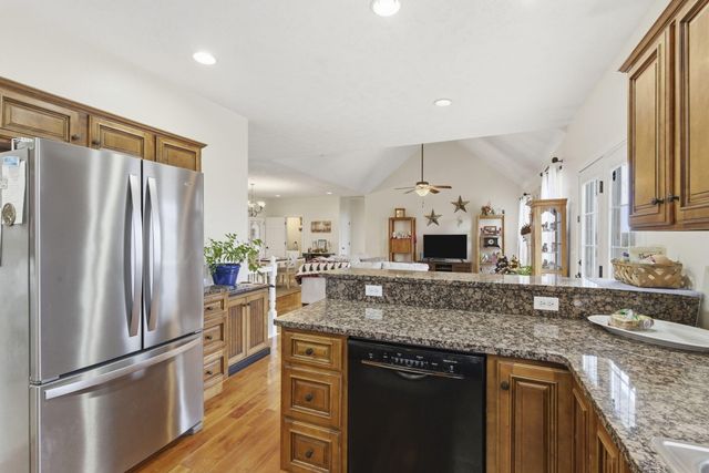 2124 N Jamestown Street, Ozark, MO 65721