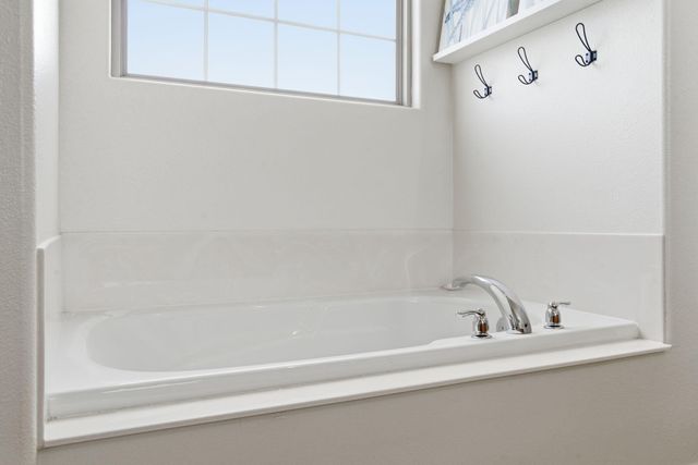 2124 N Jamestown Street, Ozark, MO 65721