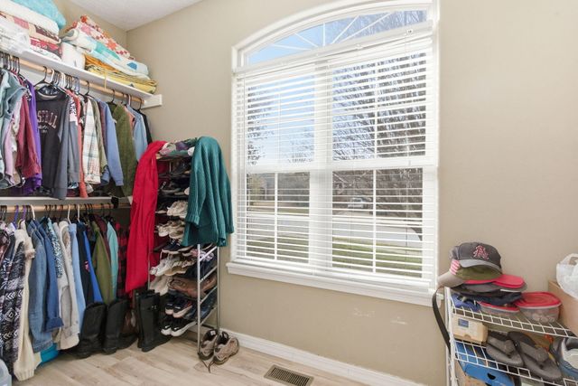 2124 N Jamestown Street, Ozark, MO 65721