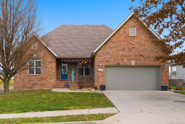 2124 N Jamestown Street, Ozark, MO 65721