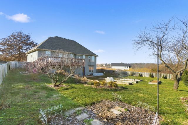 2124 N Jamestown Street, Ozark, MO 65721