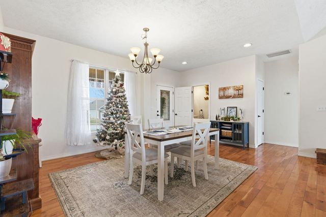 2124 N Jamestown Street, Ozark, MO 65721