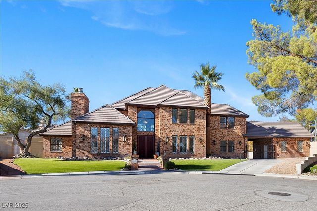 2001 Diamond Bar Drive, Las Vegas, NV 89117