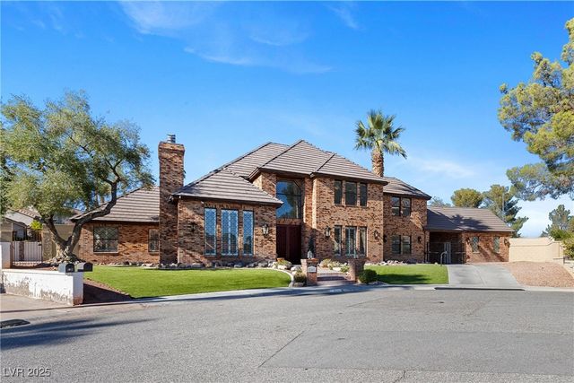 2001 Diamond Bar Drive, Las Vegas, NV 89117