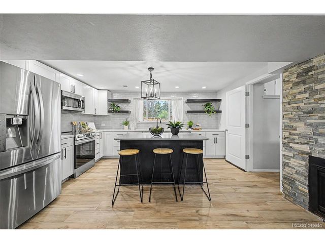 660 S Arbutus St, Lakewood, CO 80228