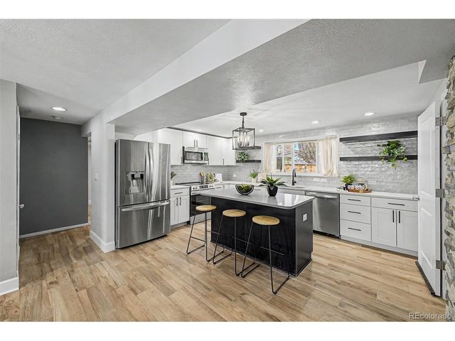 660 S Arbutus St, Lakewood, CO 80228