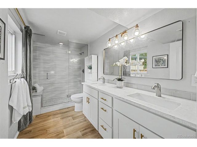 660 S Arbutus St, Lakewood, CO 80228
