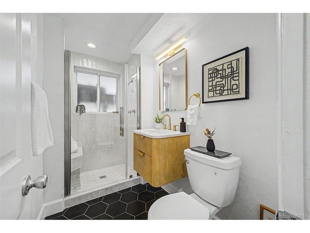 660 S Arbutus St, Lakewood, CO 80228