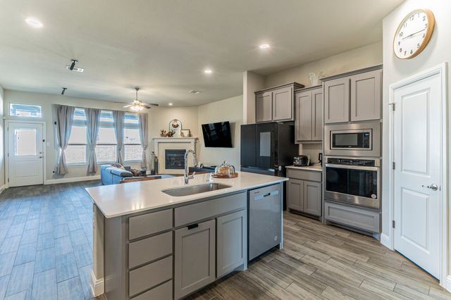 10638 Cherry Tree Way, Grand Prairie, TX 76065