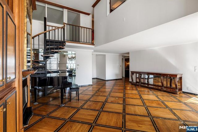 200 Old Palisade Road TH5, Fort Lee, NJ 07024