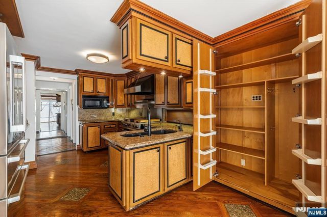 200 Old Palisade Road TH5, Fort Lee, NJ 07024