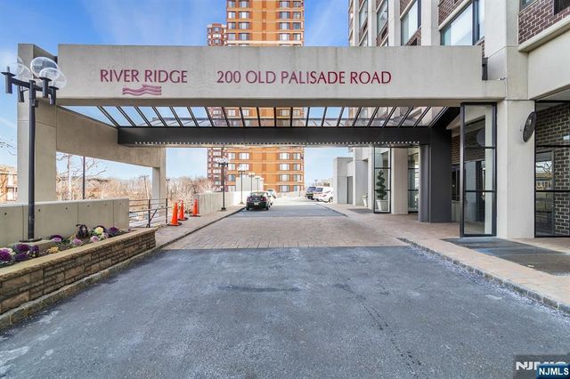 200 Old Palisade Road TH5, Fort Lee, NJ 07024