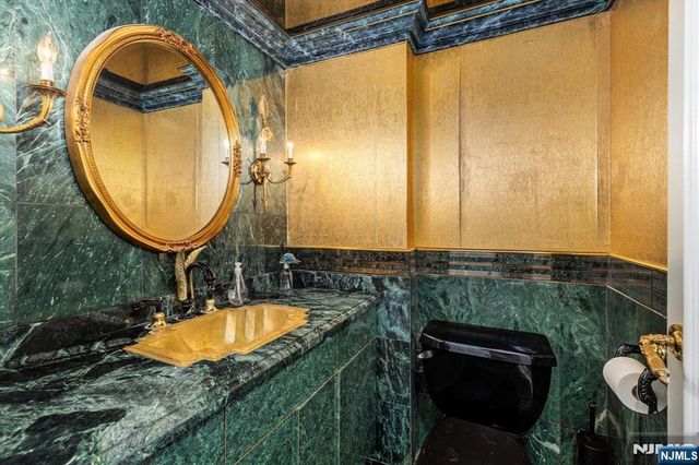 200 Old Palisade Road TH5, Fort Lee, NJ 07024