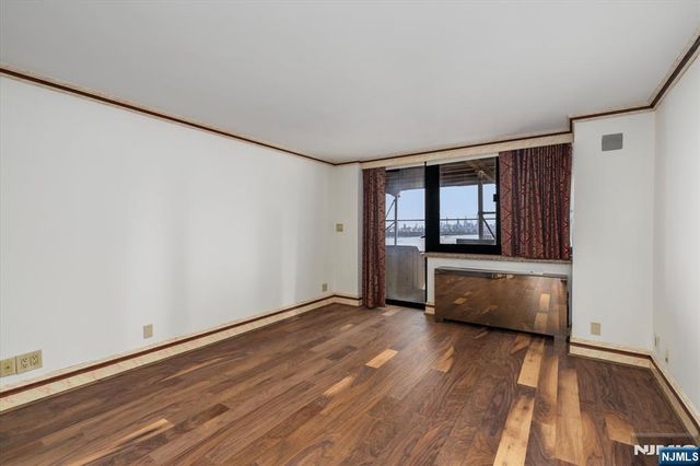 200 Old Palisade Road TH5, Fort Lee, NJ 07024