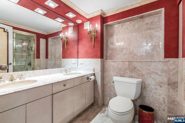 200 Old Palisade Road TH5, Fort Lee, NJ 07024