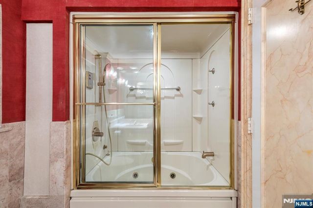 200 Old Palisade Road TH5, Fort Lee, NJ 07024