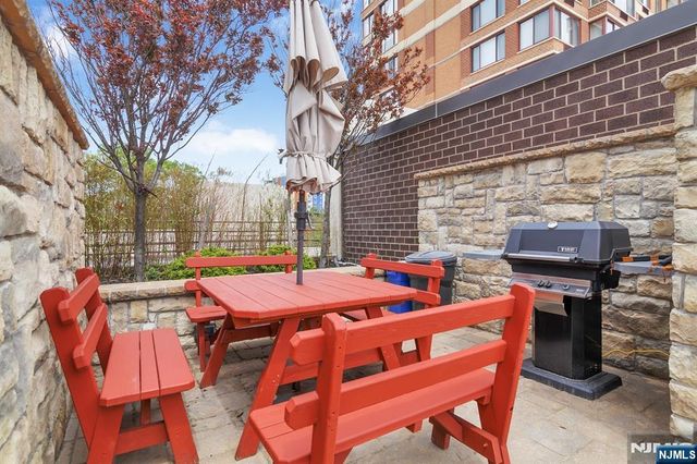 200 Old Palisade Road TH5, Fort Lee, NJ 07024