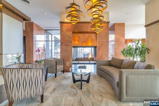 200 Old Palisade Road TH5, Fort Lee, NJ 07024