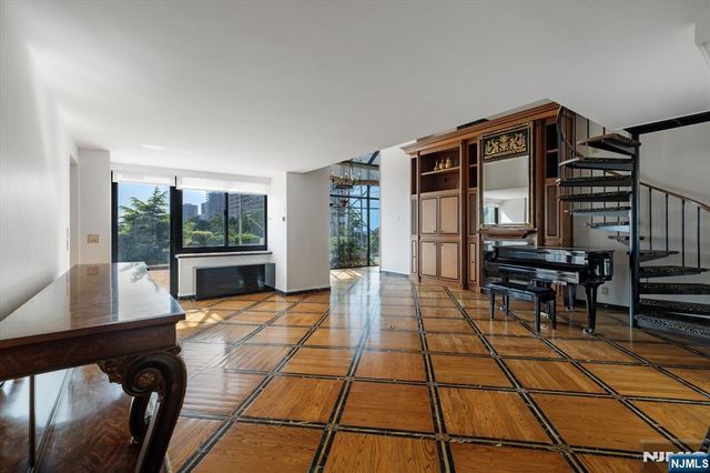 200 Old Palisade Road TH5, Fort Lee, NJ 07024