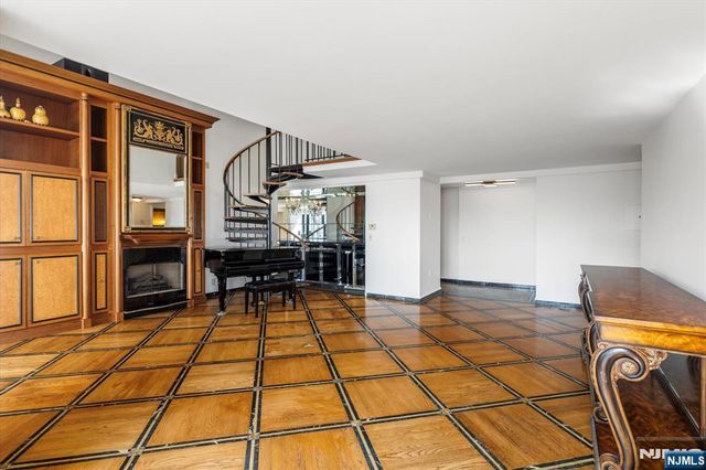 200 Old Palisade Road TH5, Fort Lee, NJ 07024