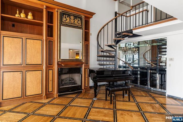200 Old Palisade Road TH5, Fort Lee, NJ 07024